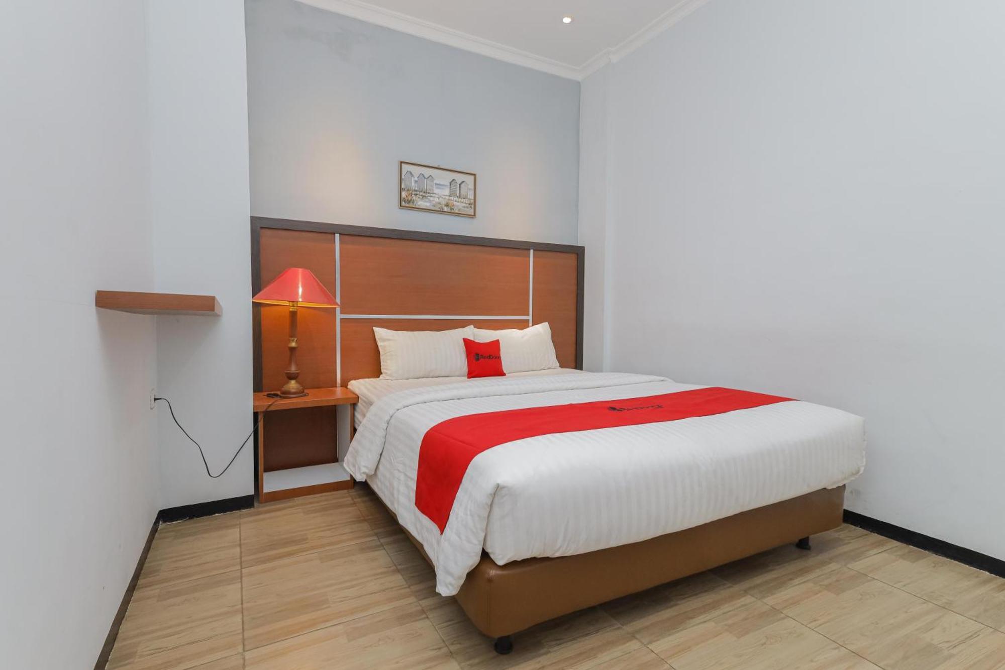 Reddoorz Plus At Swun Stay Raya Langsep Malang Exterior foto