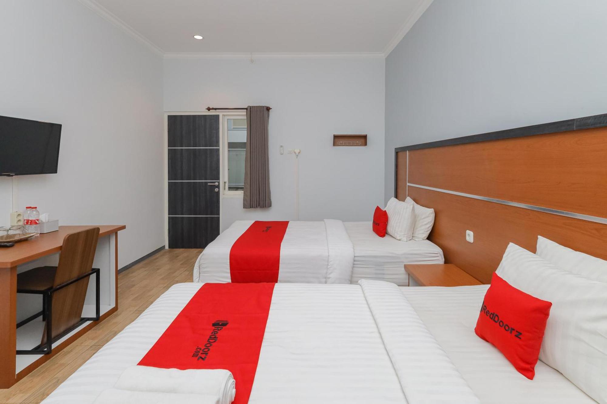 Reddoorz Plus At Swun Stay Raya Langsep Malang Exterior foto
